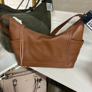 The sakkendra leather hobo